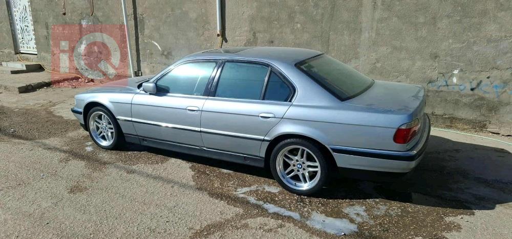 بي ام دبليو الفئة 7